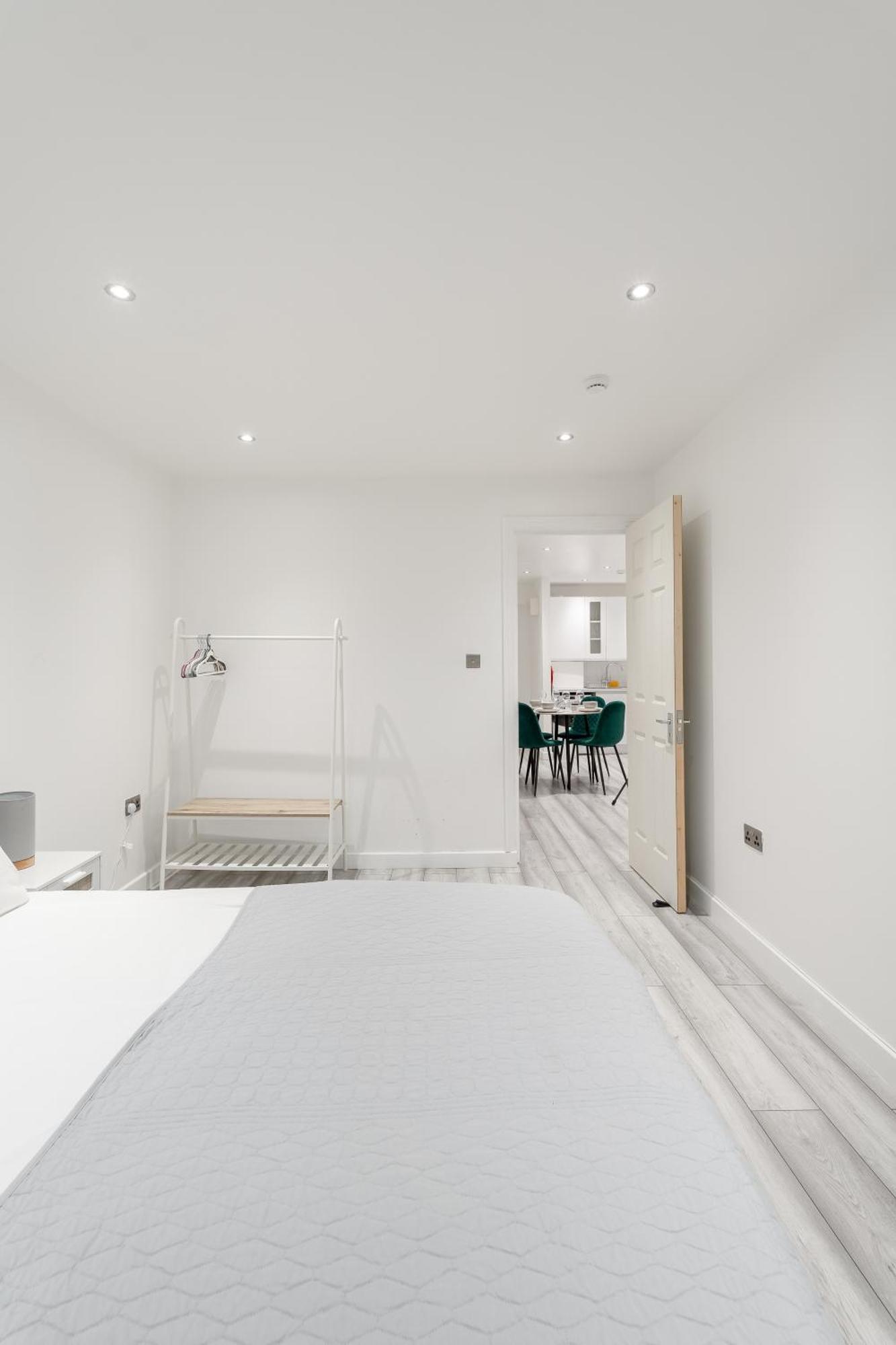 Beautiful Flat Near Central London - Entire Flat - Equipped Kitchen - Private Bathroom Zewnętrze zdjęcie
