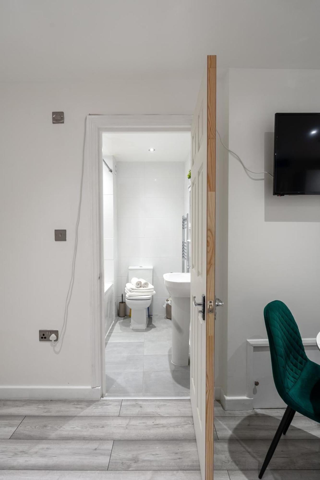 Beautiful Flat Near Central London - Entire Flat - Equipped Kitchen - Private Bathroom Zewnętrze zdjęcie