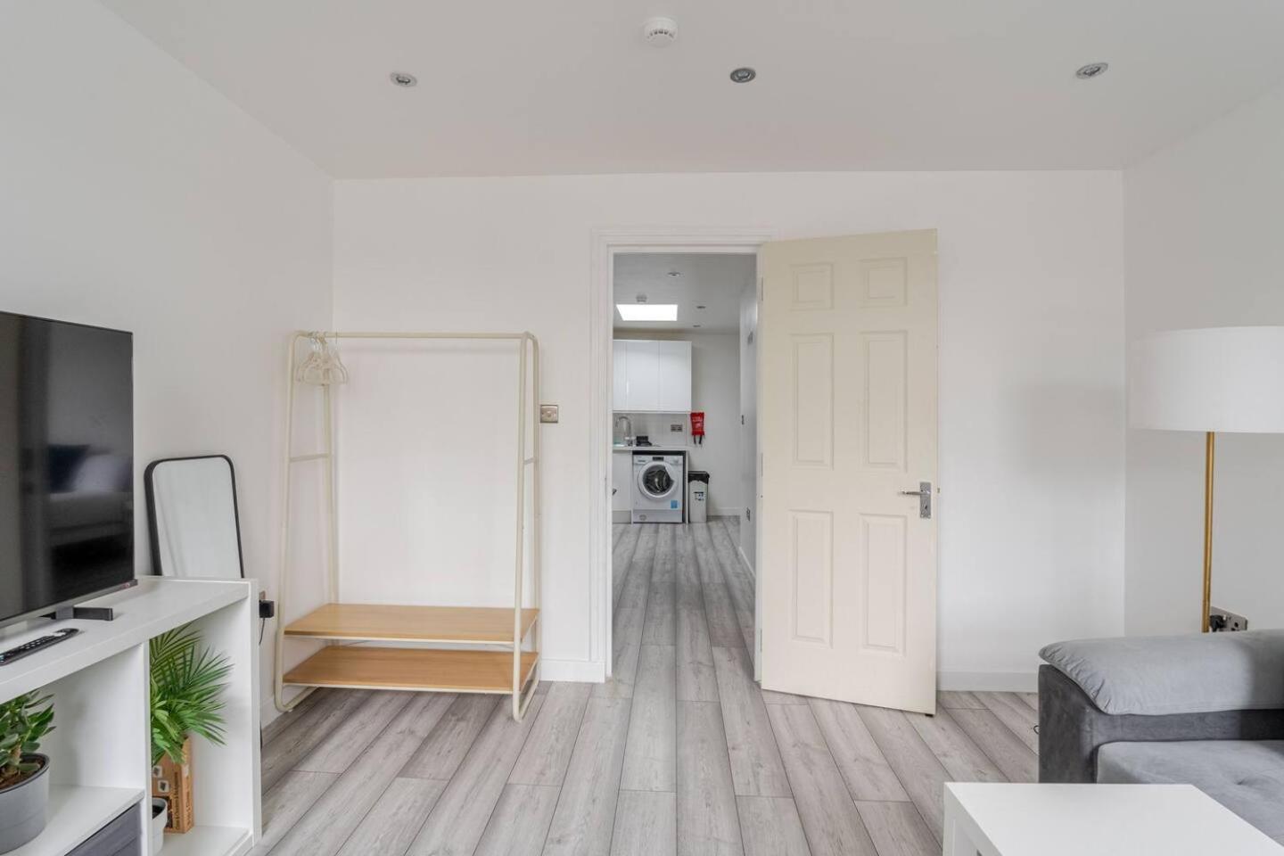 Beautiful Flat Near Central London - Entire Flat - Equipped Kitchen - Private Bathroom Zewnętrze zdjęcie