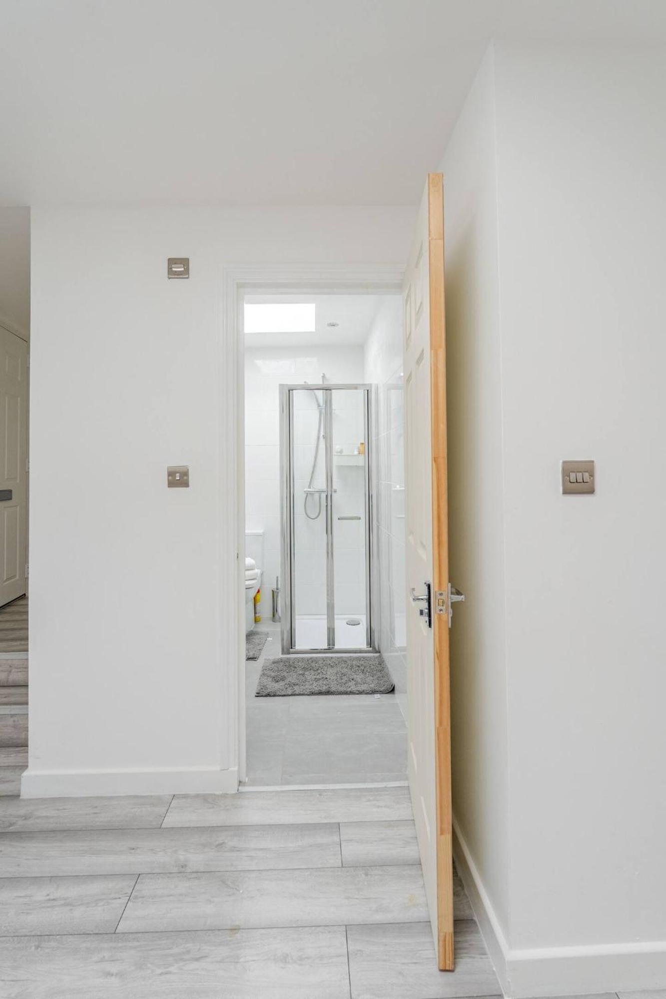 Beautiful Flat Near Central London - Entire Flat - Equipped Kitchen - Private Bathroom Zewnętrze zdjęcie